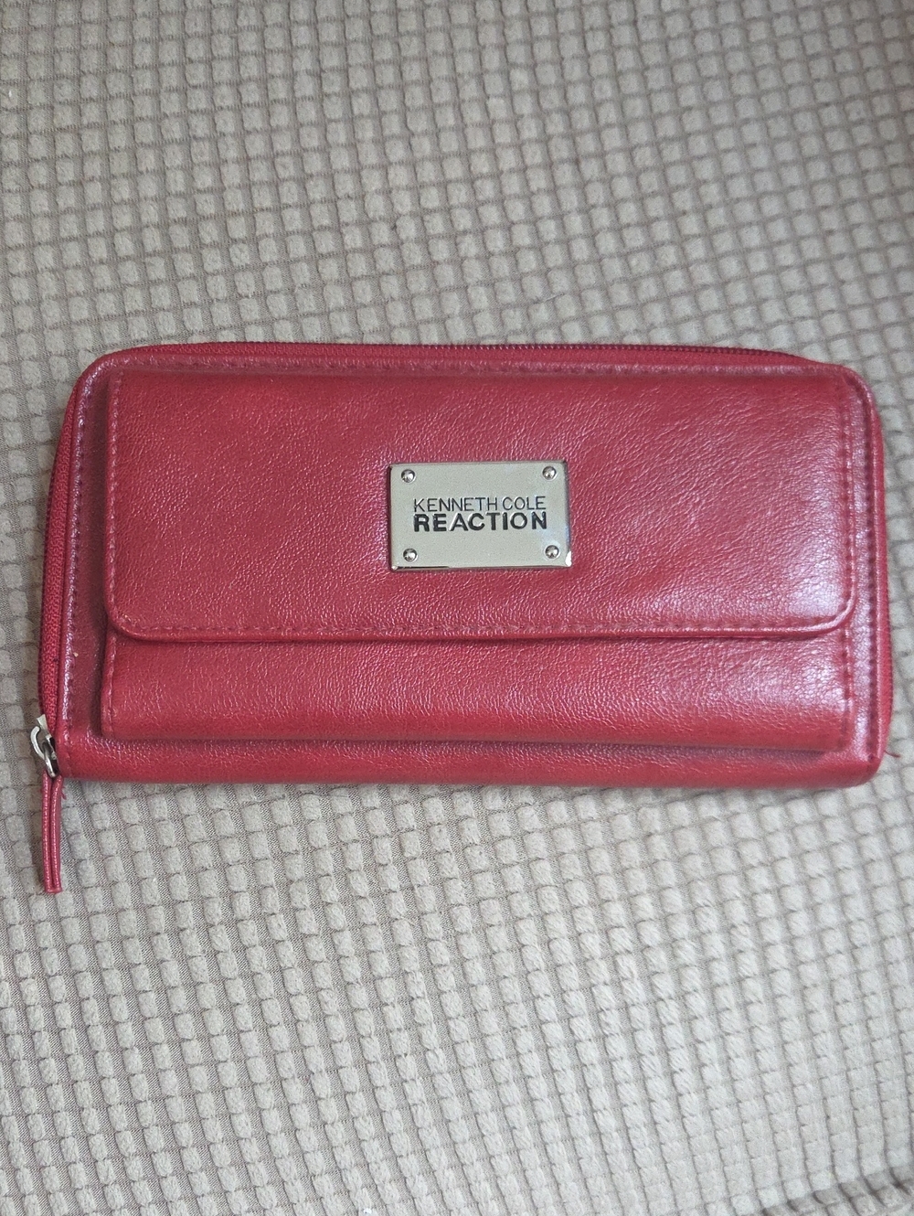 Kenneth Cole Reaction Red Leather Zip Wallet with Logo Plaque